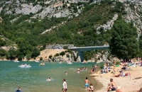 Plage aménagées au Pont du Galetas, lac de Ste Croix